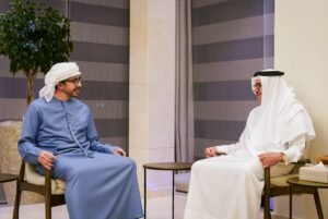 عبدالله بن زايد يستقبل وزير خارجية البحرين ويبحثان العلاقات الأخوية بين البلدين