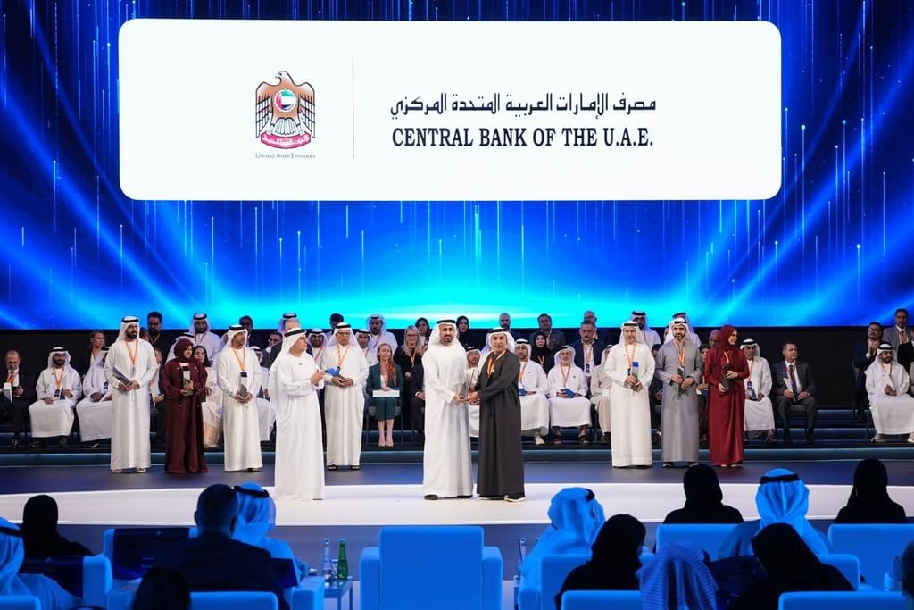 "المركزي": الفوز بجائزة الإمارات للريادة في سوق العمل خطوة نوعية نحو المزيد من العطاء والابتكار 1 "المركزي": الفوز بجائزة الإمارات للريادة في سوق العمل خطوة نوعية نحو المزيد من العطاء والابتكار