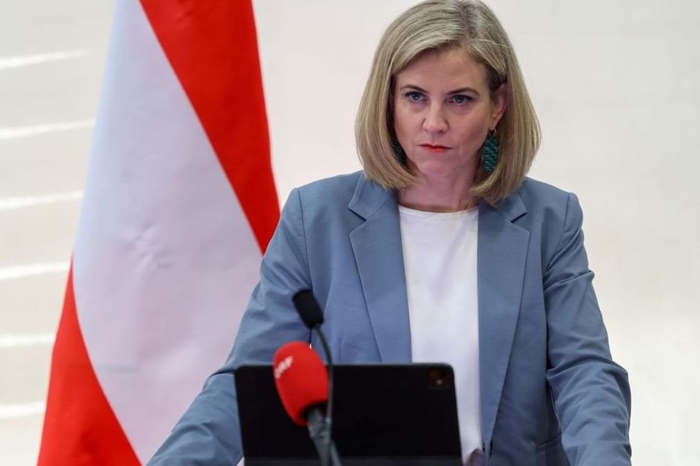 وزيرة خارجية النمسا: مستقبل البوسنة والهرسك يكمن في الاتحاد الأوروبي 1 وزيرة خارجية النمسا: مستقبل البوسنة والهرسك يكمن في الاتحاد الأوروبي