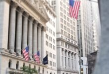 وول ستريت تغلق على ارتفاع و"ناسداك" يصعد 1.18% 43 وول ستريت